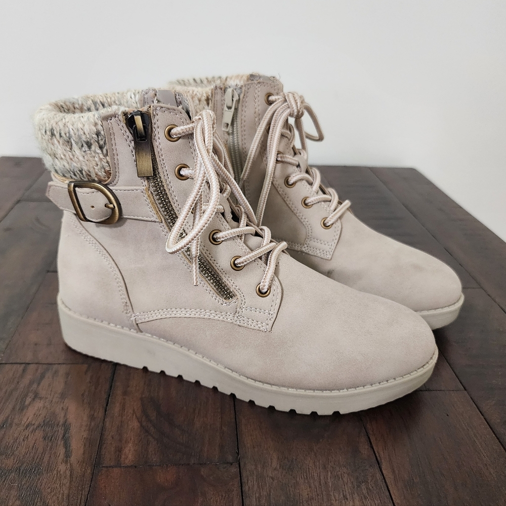 St. John's Bay Frampton Taupe Lace-up Knit Cuff Buckle Boots Sz 7 Classic Casual - Picture 3 of 12